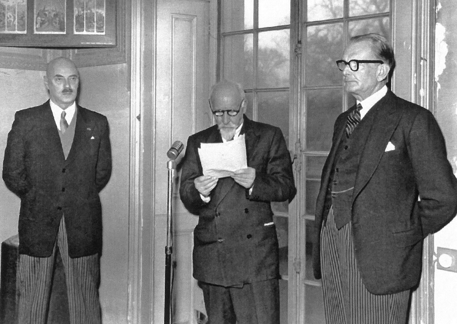 Rada Trzech (1955)